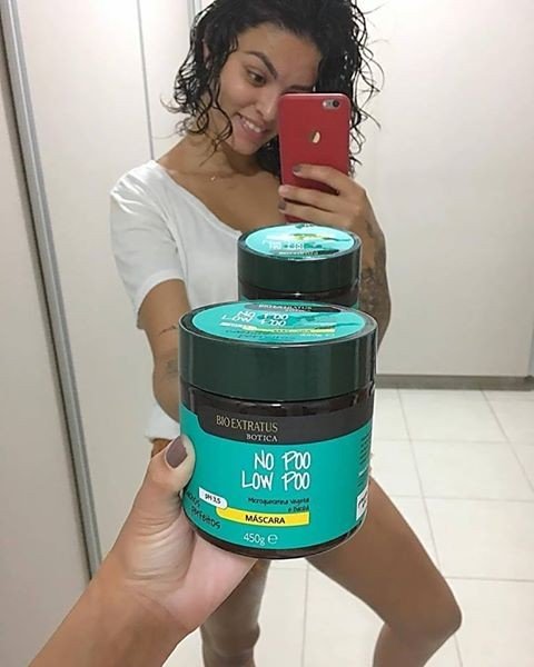 By @nathaliebarros - No e Low Poo da linha Botica Cachos